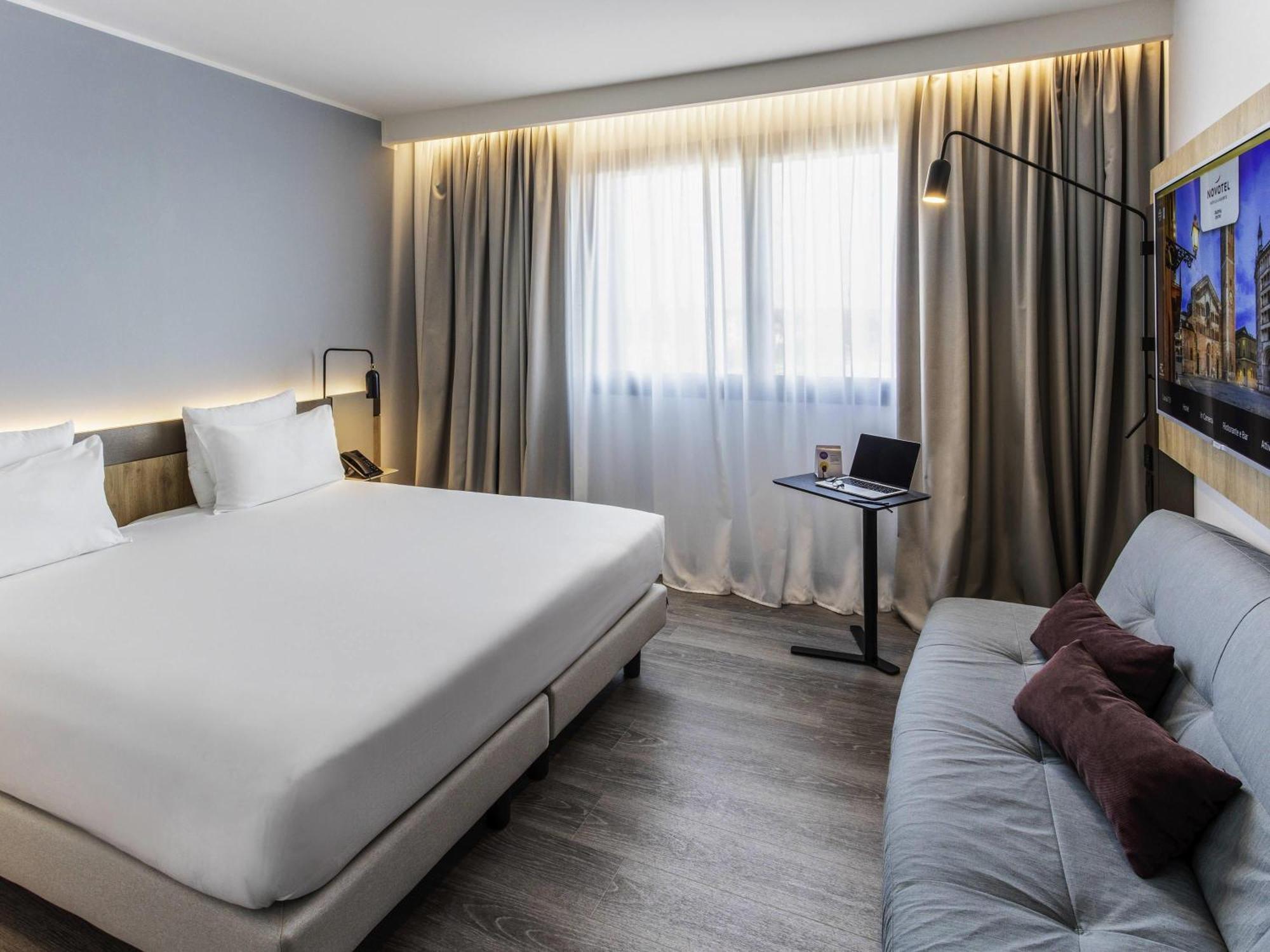 Executive Room,1706779833:JPEG